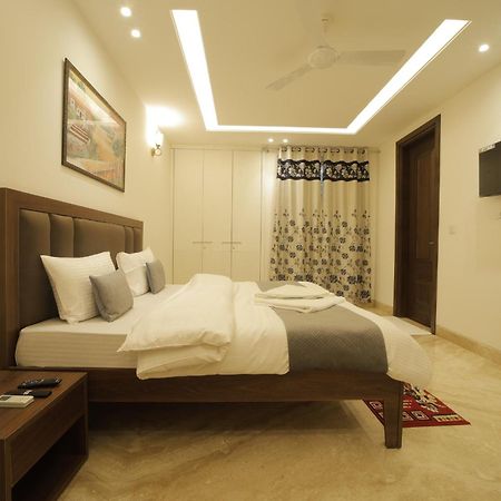 Bed and Breakfast Under My Roof Superio Nueva Delhi Exterior foto