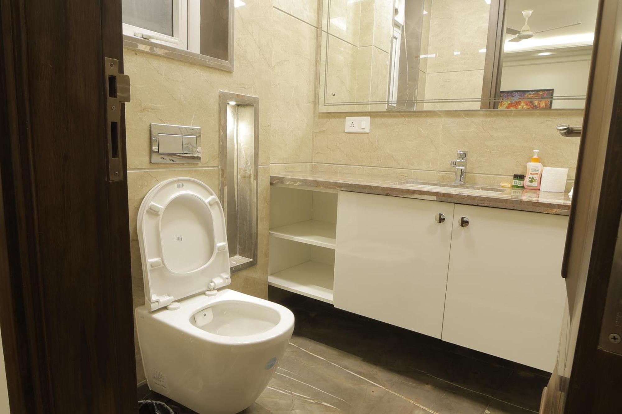 Bed and Breakfast Under My Roof Superio Nueva Delhi Exterior foto