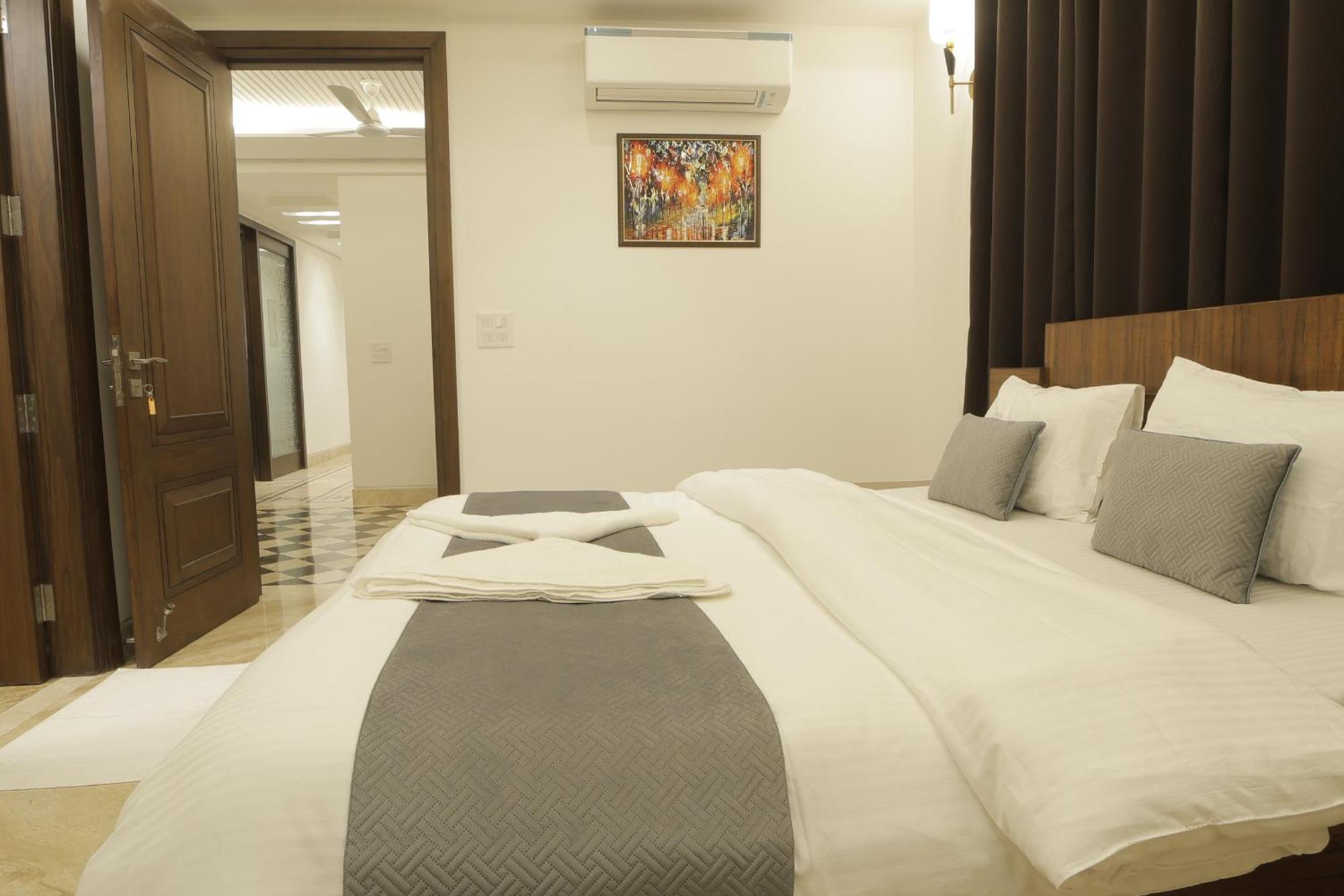 Bed and Breakfast Under My Roof Superio Nueva Delhi Exterior foto