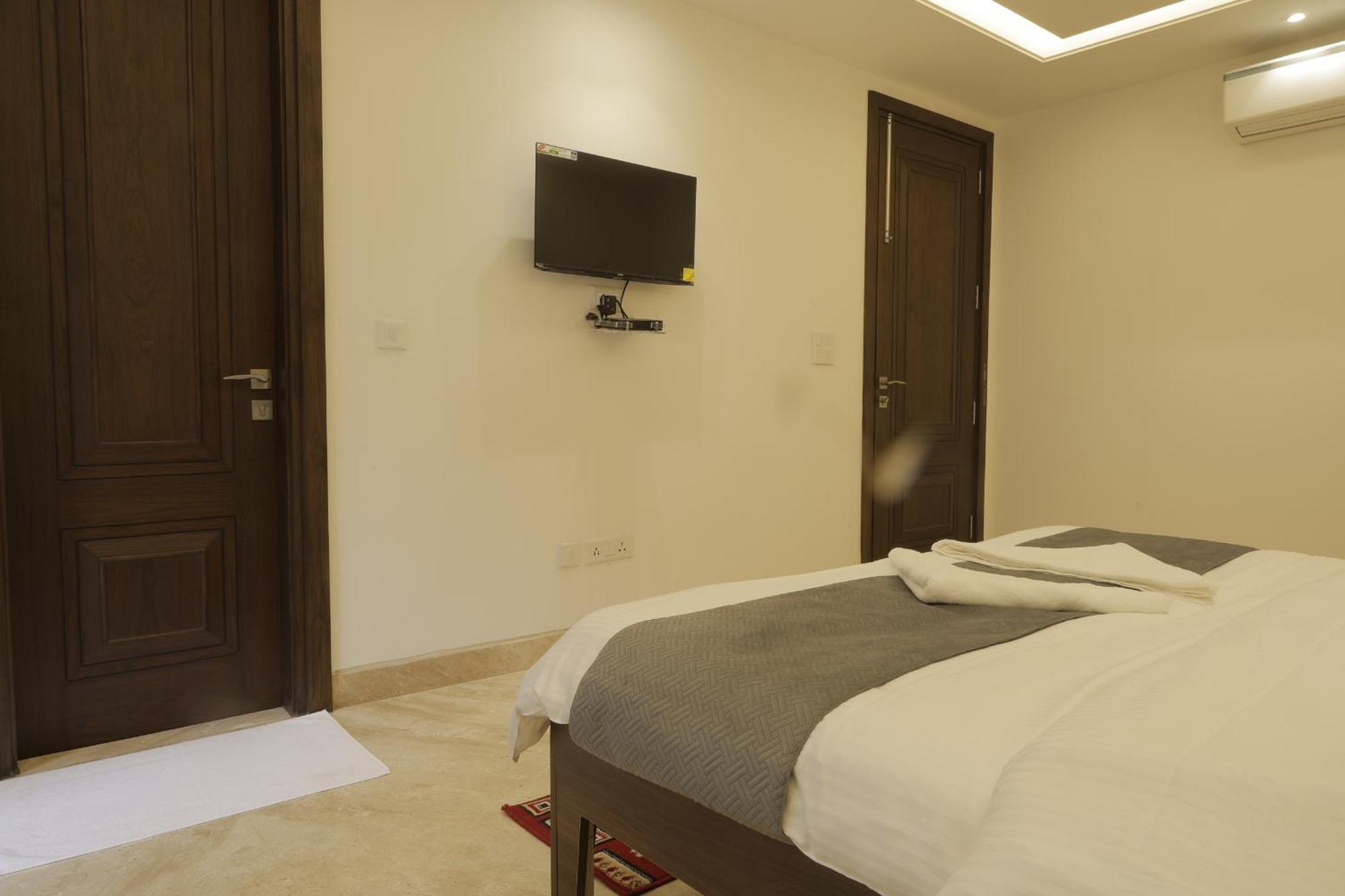 Bed and Breakfast Under My Roof Superio Nueva Delhi Exterior foto